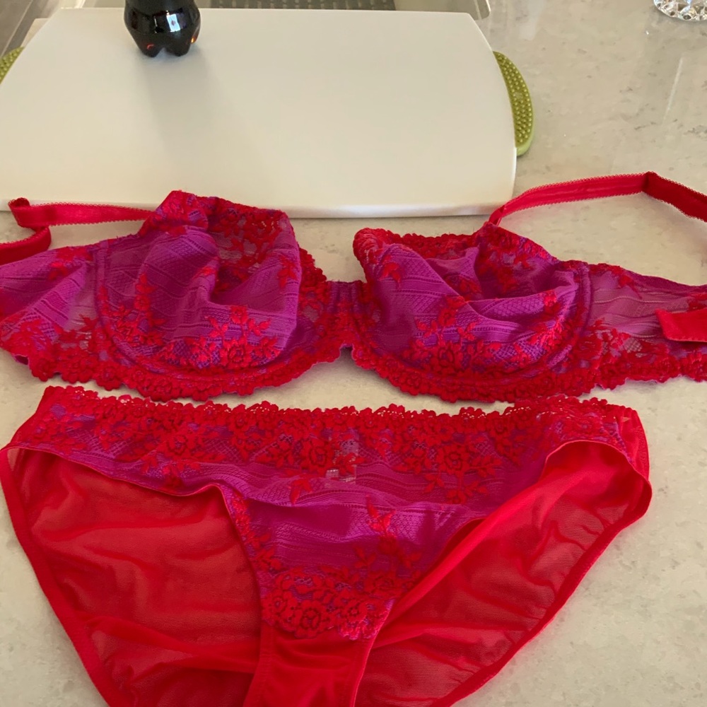 Wacoal bra sold